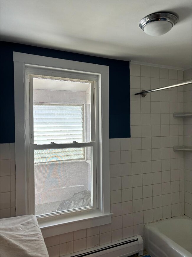 Building Photo - 291 Cole Ave