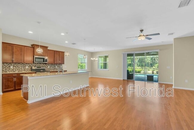 Photo - 2844 Esmeralda Dr