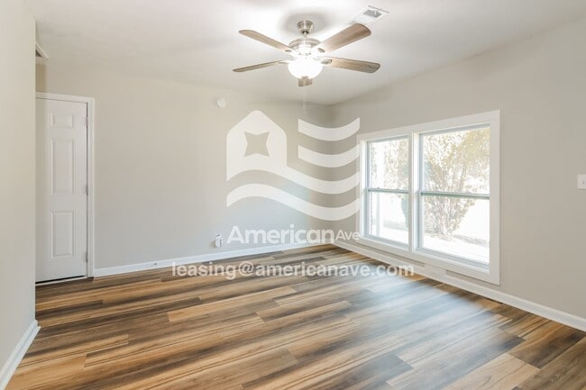 Photo - 4964 Gardiner Dr