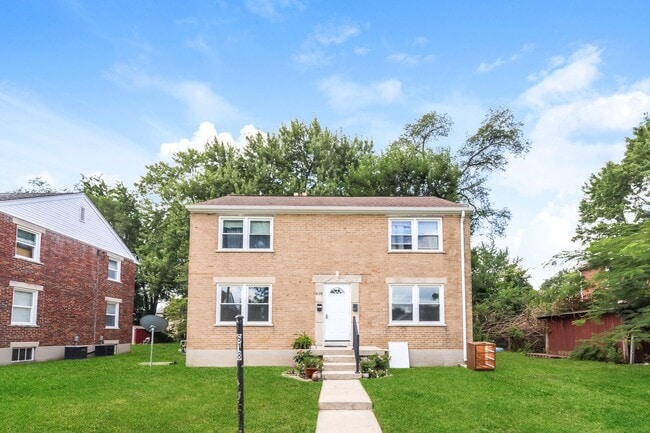 Building Photo - 618-618-618-612 Lucas Dr Unit 618 Lower