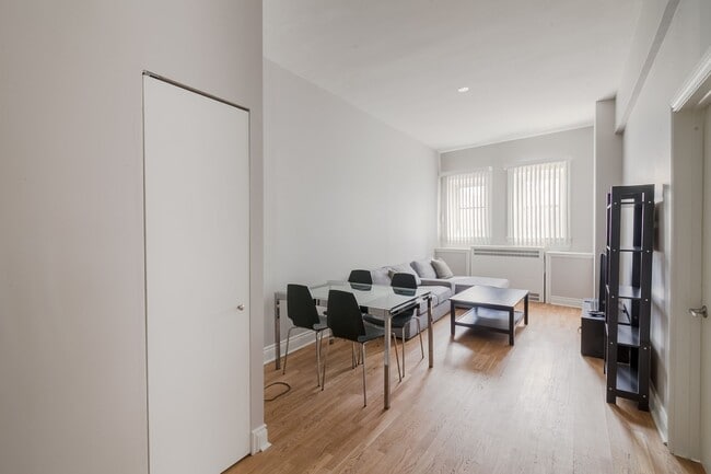 Photo - 4557 Rue Sherbrooke O Unit 12