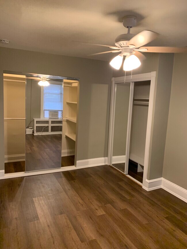 Bedroom 1b - 1829 Swann St Unidad #4