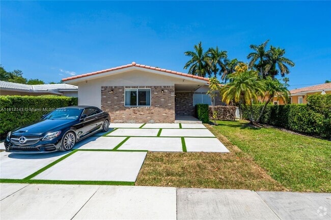 Building Photo - 1045 Hollywood Blvd Rental