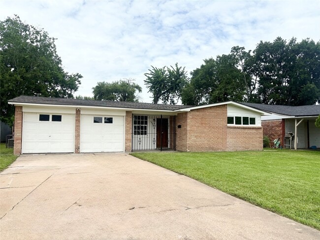 Building Photo - 3802 Westhampton Dr Rental