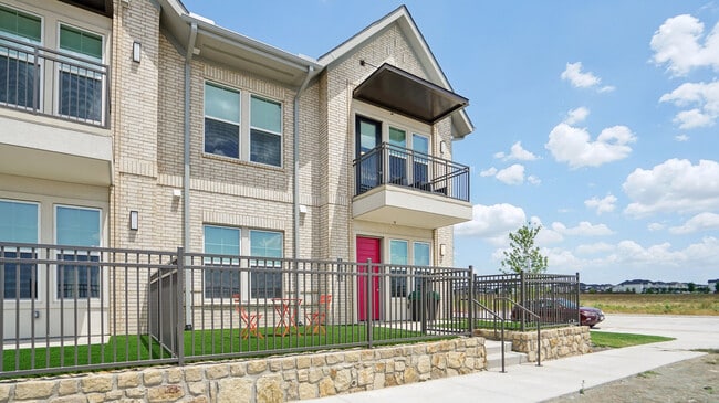 Building Photo - Village at Lexington Ranch Rental