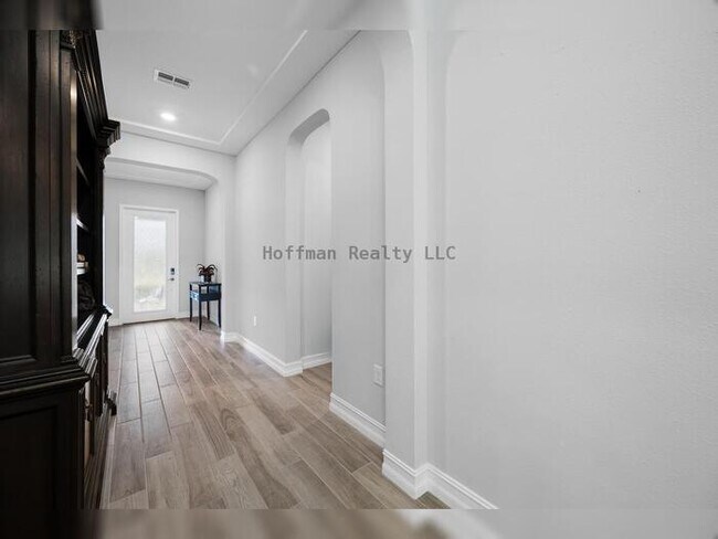 Photo - Luxury 4-Bedroom Home with 3-Car Garage in Gated Promenade at LakePark