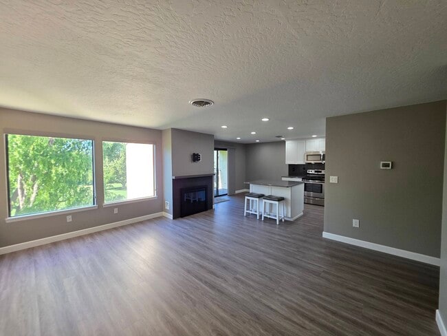 Photo - 303 Gage Blvd