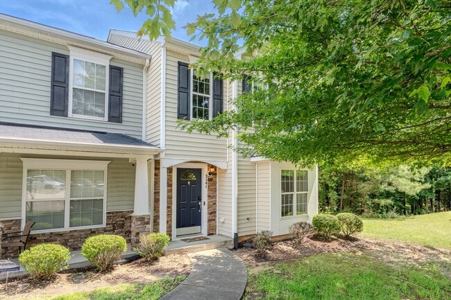 Available Now! 3bd/2.5ba End-Unit Townhous... - Available Now! 3bd/2.5ba End-Unit Townhous... Townhome