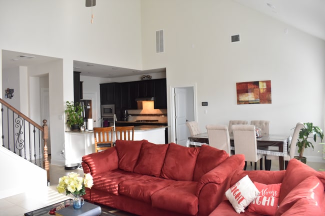 Photo - 1109 Sundrops St