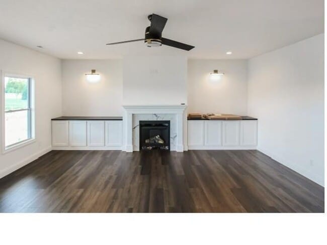 Building Photo - 5257 Maize Dr Rental