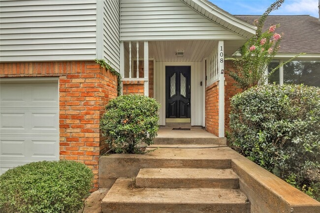 Photo - 108 Woodland Rd