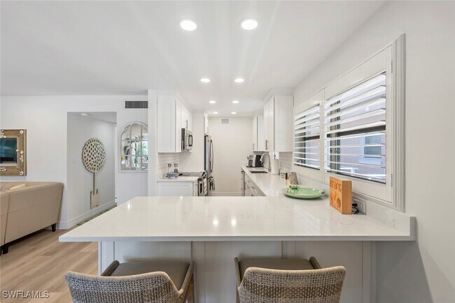 Photo - 1910 Gulf Shore Blvd N Unidad 204