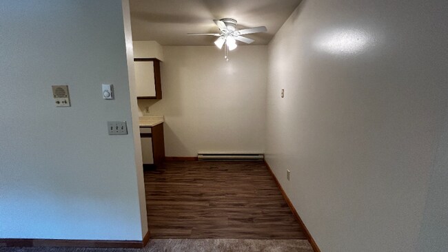 Photo - 916 Kings Rd Unit 5