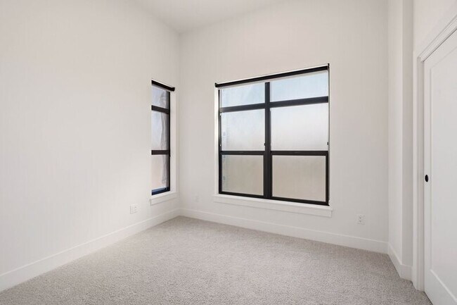 Photo - 21806 E Indiana Ave