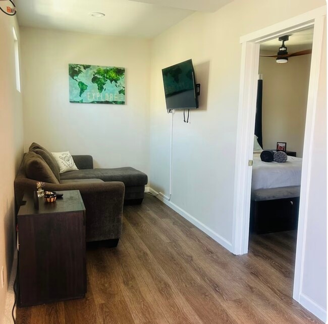 5275 Carol Cir Unit 1A