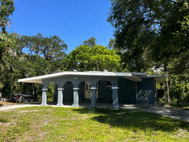 Building Photo - 3498 Riverdale Dr