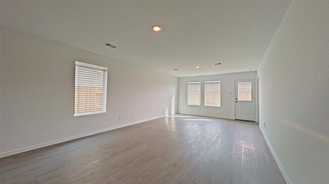 Photo - 16806 Old Wagon Wy