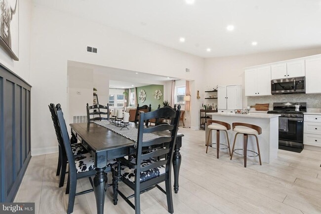 Photo - 7024 Lee Park Ct