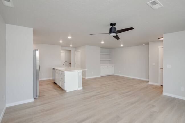 Photo - Fall in Love With This 3 Bedroom 2.5 Bathr...