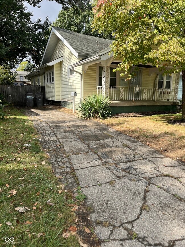 Photo - 1456 N Bosart Ave