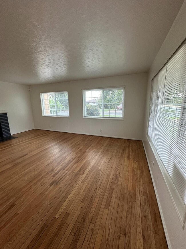 Photo - 707 N Villa Ave