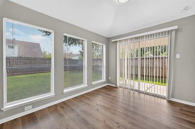 Photo - 3111 Timber View Dr