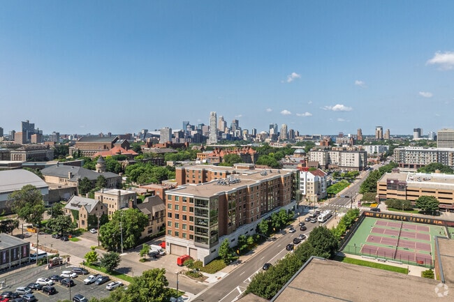 Photo - 17th Avenue Residence Hall