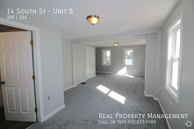 Building Photo - Large 3 Bed 2 Bath Tri Level Duplex Availa... Unit B Rental