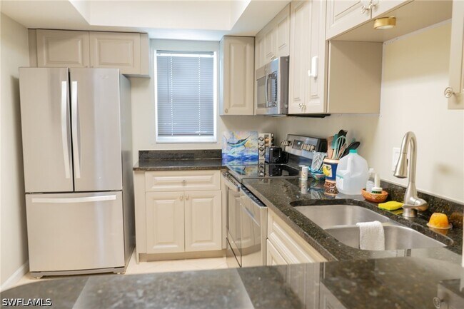 27249 Pullen Ave Unidad 5