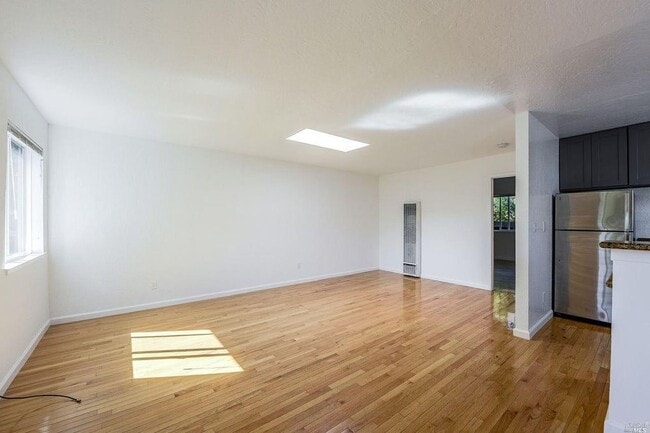 1385 Sir Francis Drake Blvd