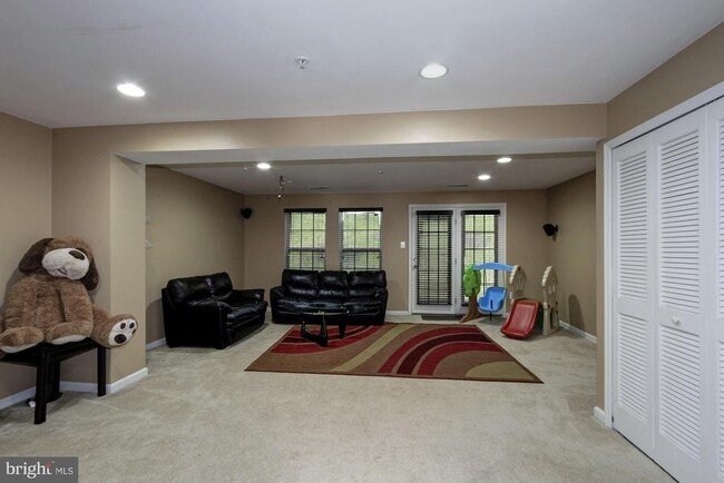 7055 Oak Grove Way