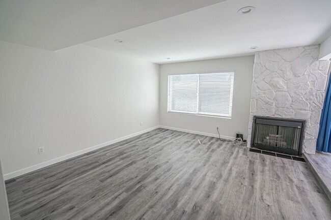 Photo - COMING SOON! 4 Bedroom Condo for Rent in Panorama City! Unit 113