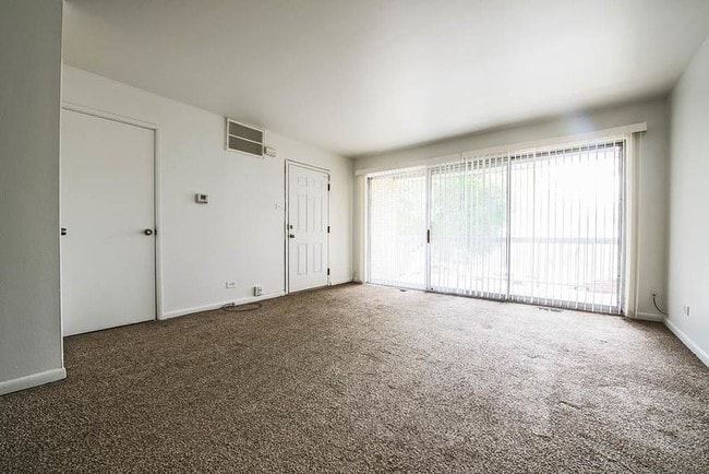 Photo - 13905-37 S Clark St