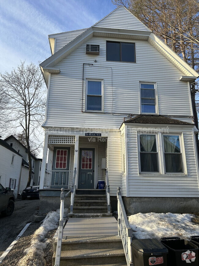 Building Photo - 38 Oak St Unit 3 Rental