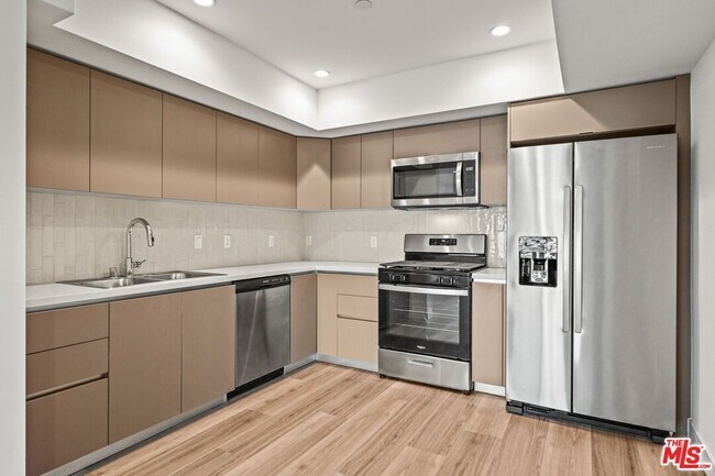 Photo - 10405 Louisiana Ave Unit 402