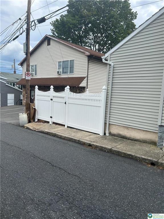 Photo - 57 E Raspberry St