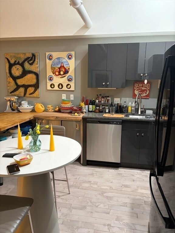 Photo - 70-72-72 Northampton St Unidad 302