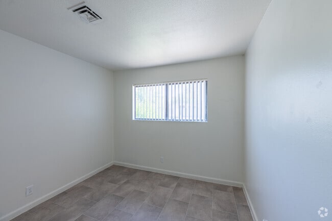 2BR, 1BA - 825SF - Second Bedroom