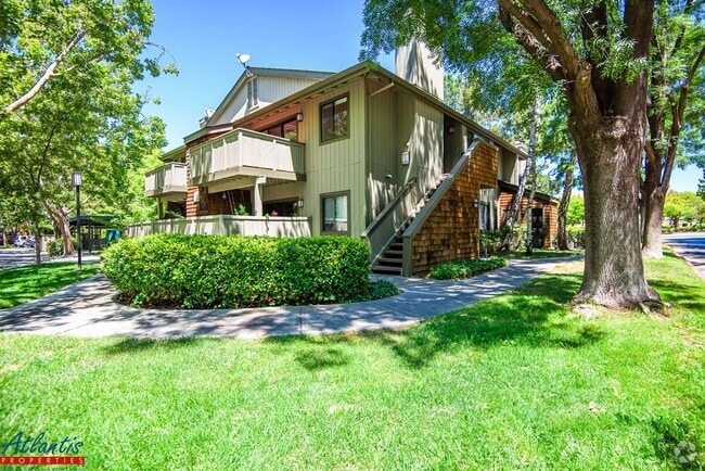 Building Photo - Beautiful Condo | Central A/C | Private Ba...