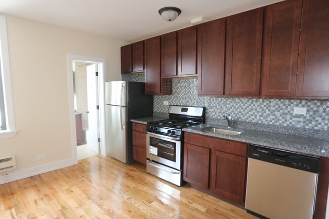 Photo - 823 W Diversey Pkwy Unit 6Q