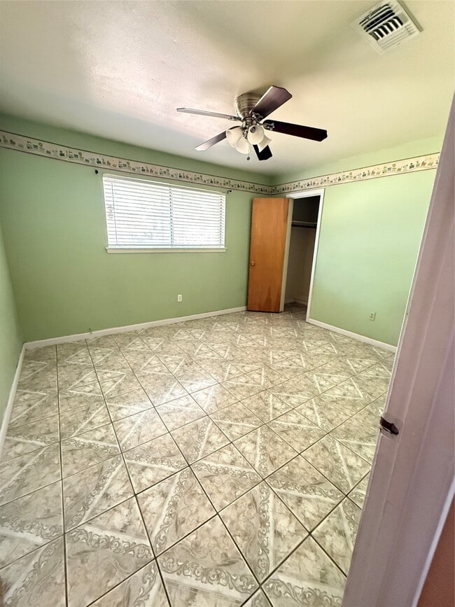 Photo - 10831 Overlea Dr