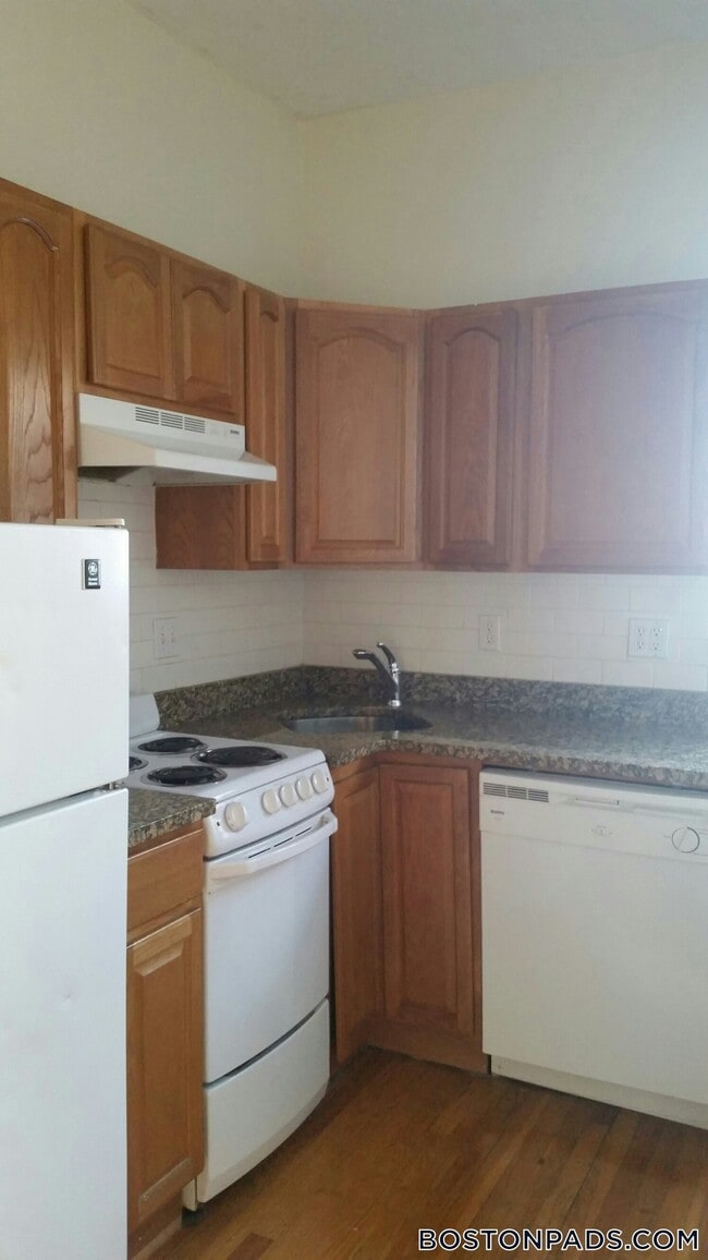 Photo - 41 Bay State Rd Unit 5F