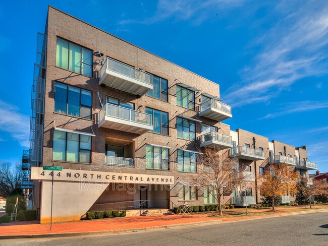 Building Photo - 444 N Central Ave Unit 303 - 1 Rental
