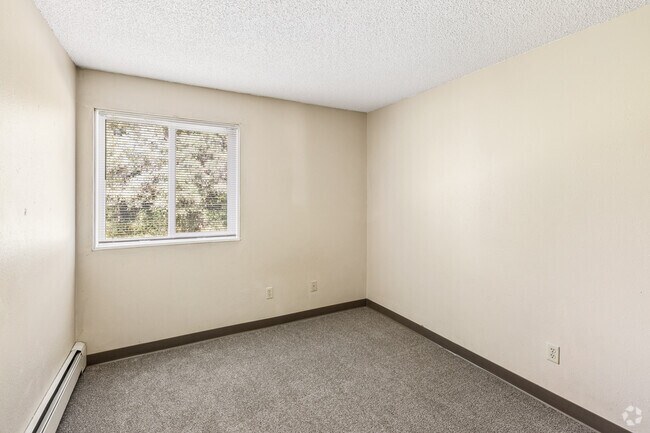 2BR, 1BA - 825SF - Bedroom