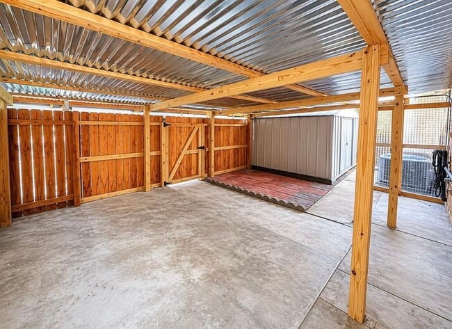 Photo - 3320 Burke Rd Unidad 55