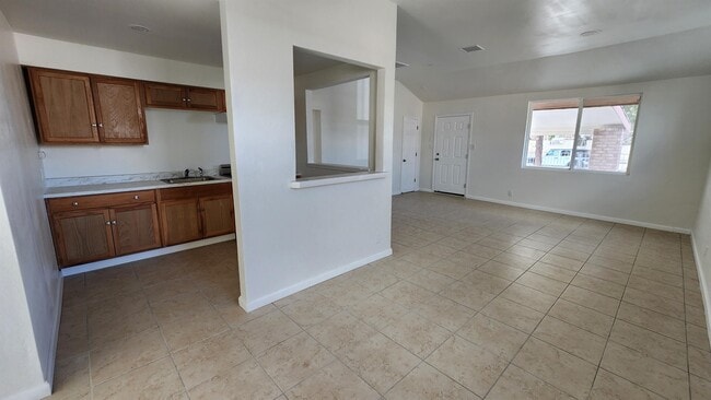Photo - 211 Edgewood Blvd