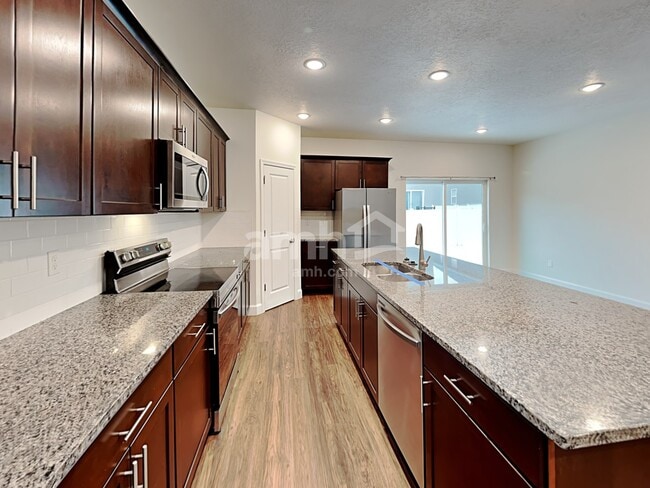 Photo - 2403 E Surry Way