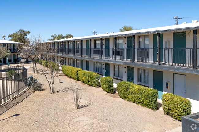Photo - The Axis - Tucson Apartments