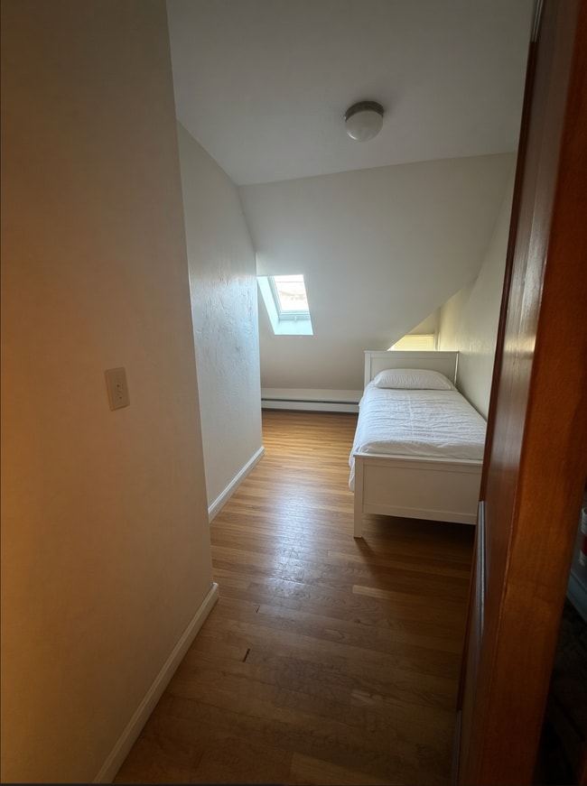 53 Institute Rd Unit 3