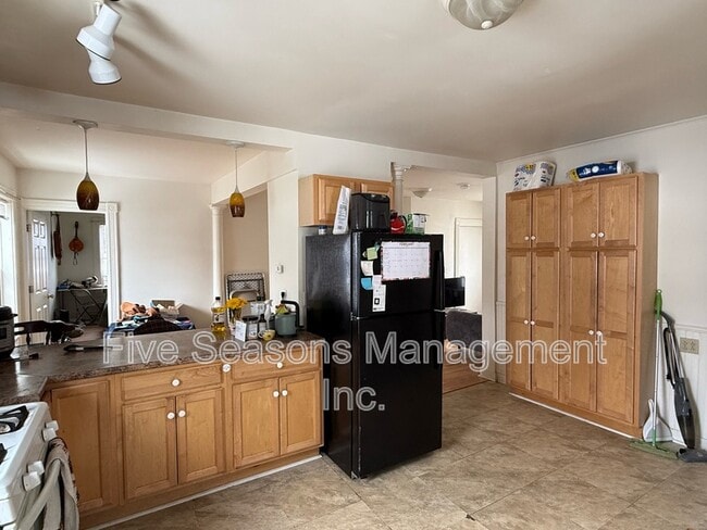 Photo - 384 St Paul St